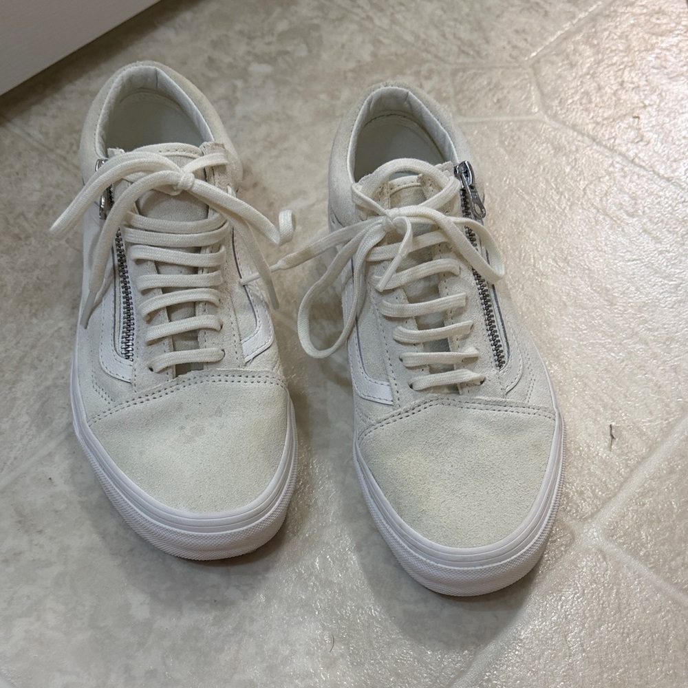 White Sneakers with Zipper Detail